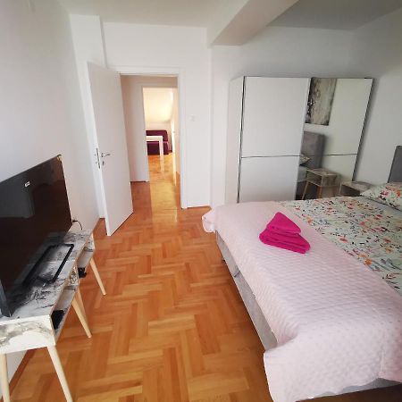 Riviera Apartments Ni Eksteriør billede