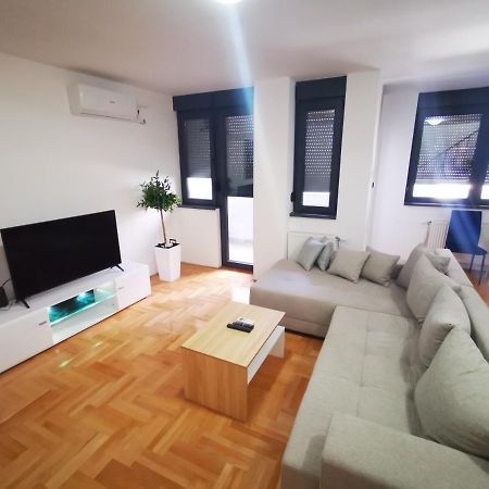 Riviera Apartments Ni Eksteriør billede