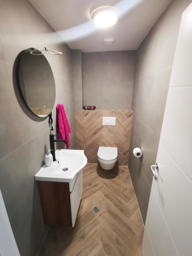 Riviera Apartments Ni Eksteriør billede