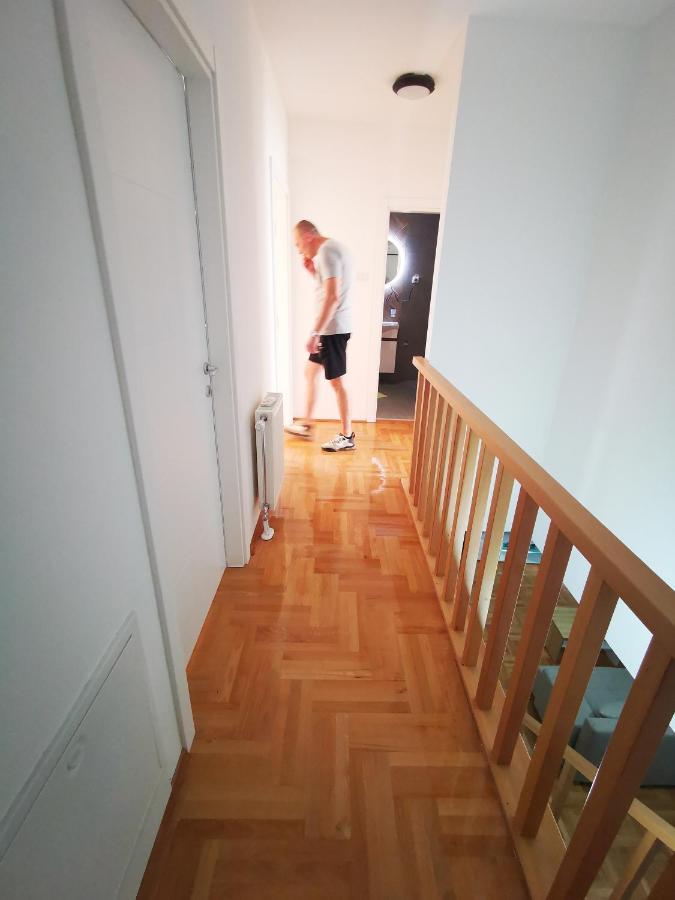 Riviera Apartments Ni Eksteriør billede