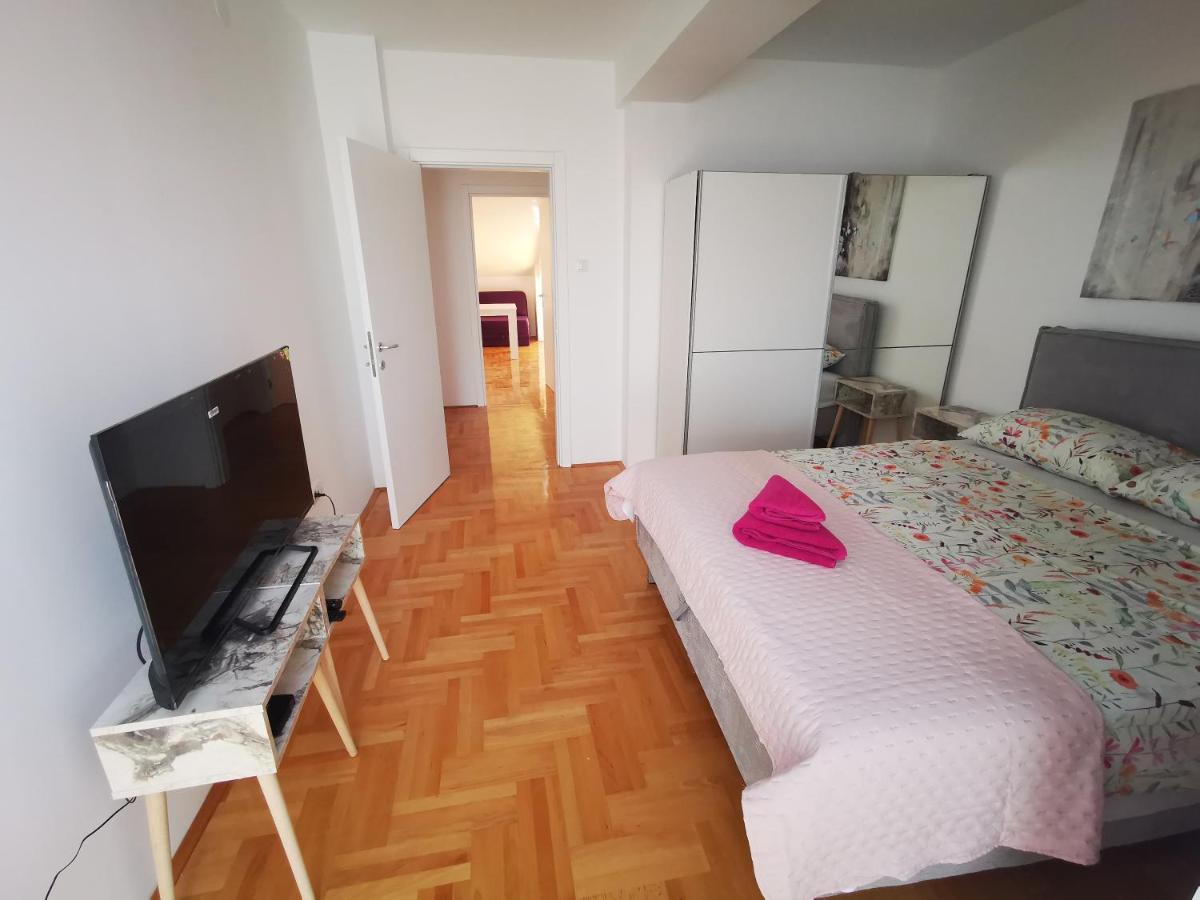 Riviera Apartments Ni Eksteriør billede