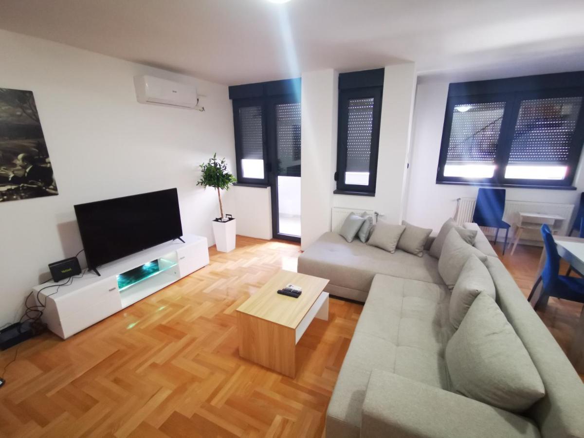 Riviera Apartments Ni Eksteriør billede