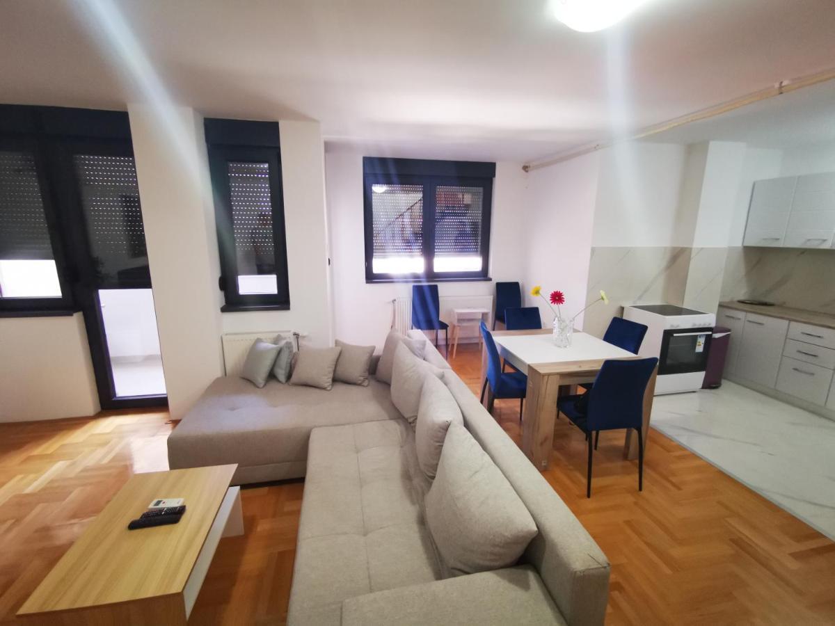 Riviera Apartments Ni Eksteriør billede