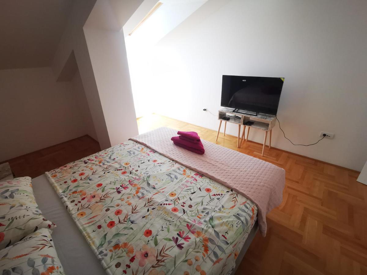 Riviera Apartments Ni Eksteriør billede